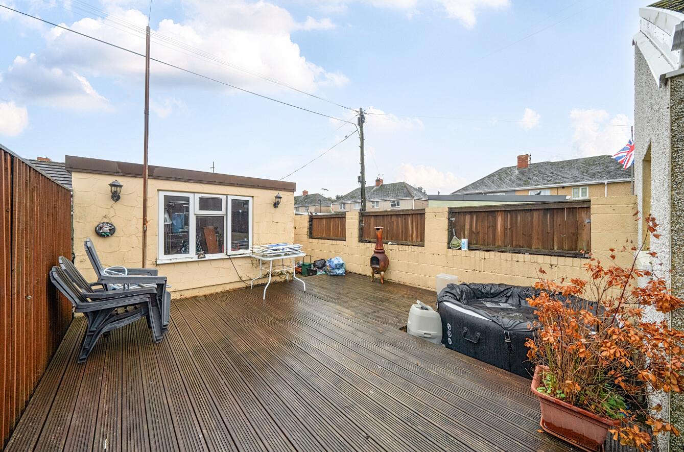 Heol Tregoning, Llanelli, SA15 2BD